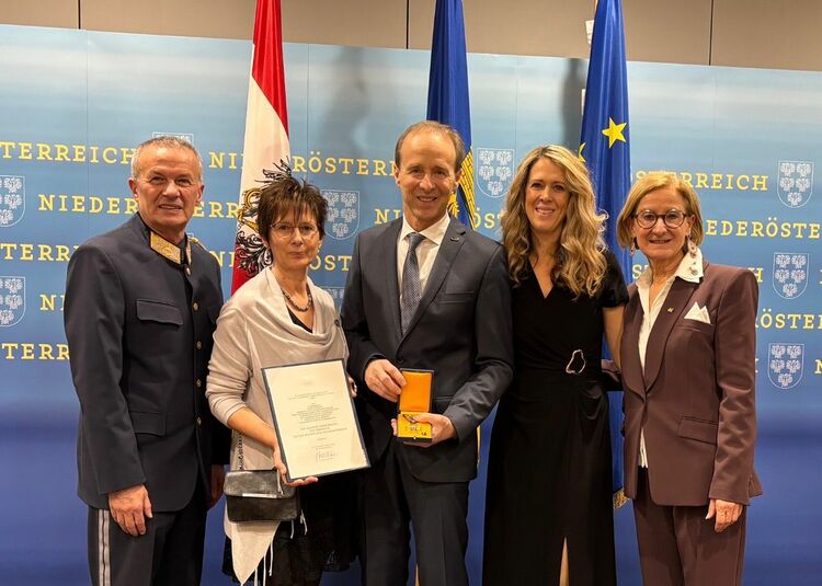 Goldenes Ehrenzeichen vom Land NÖ für Christian Grümeyer